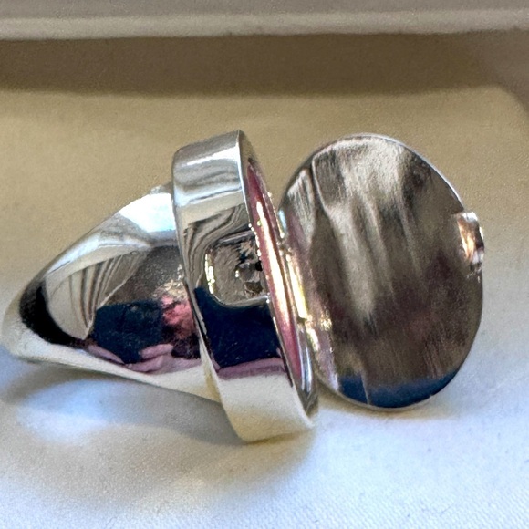 đź’‹ Elegant Silver and Black Sephora 2007 Anniversary Lip Gloss Cocktail Ringđź’‹ - Picture 7 of 16